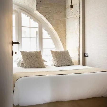 Refurbished - 2br-6p - Chatelet