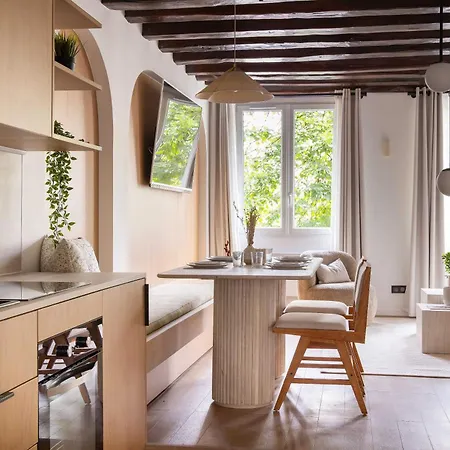 Refurbished - 2br-6p - Chatelet